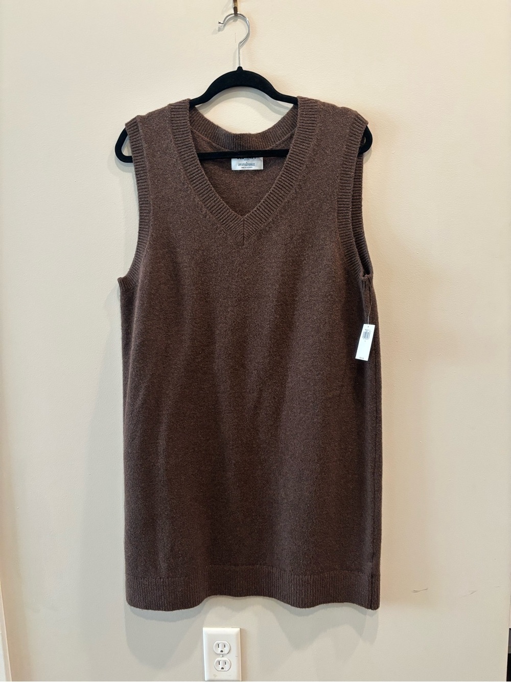 Old Navy Brown V-Neck Sleeveless Sweater Dress